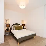 The Tottenham Classic - Charming 2Bdr Flat With Balcony