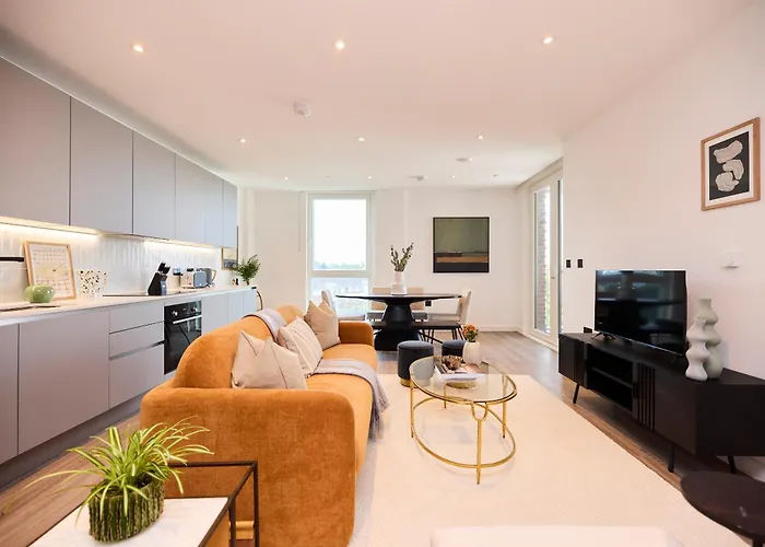 The Tottenham Classic - Charming 2Bdr Flat With Balcony