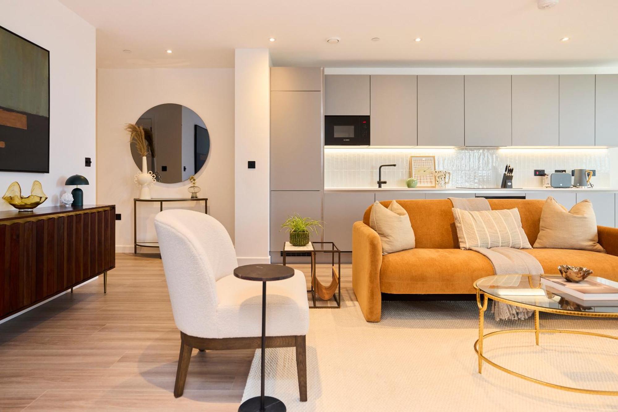 The Tottenham Classic - Charming 2bdr Flat With Balcony Apartment *