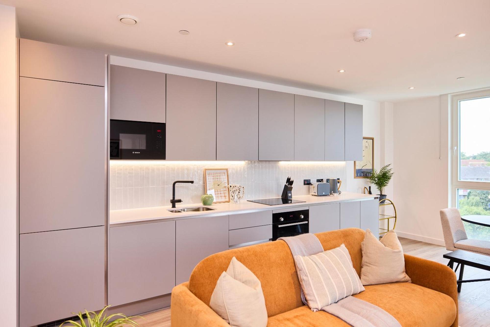 The Tottenham Classic - Charming 2bdr Flat With Balcony London