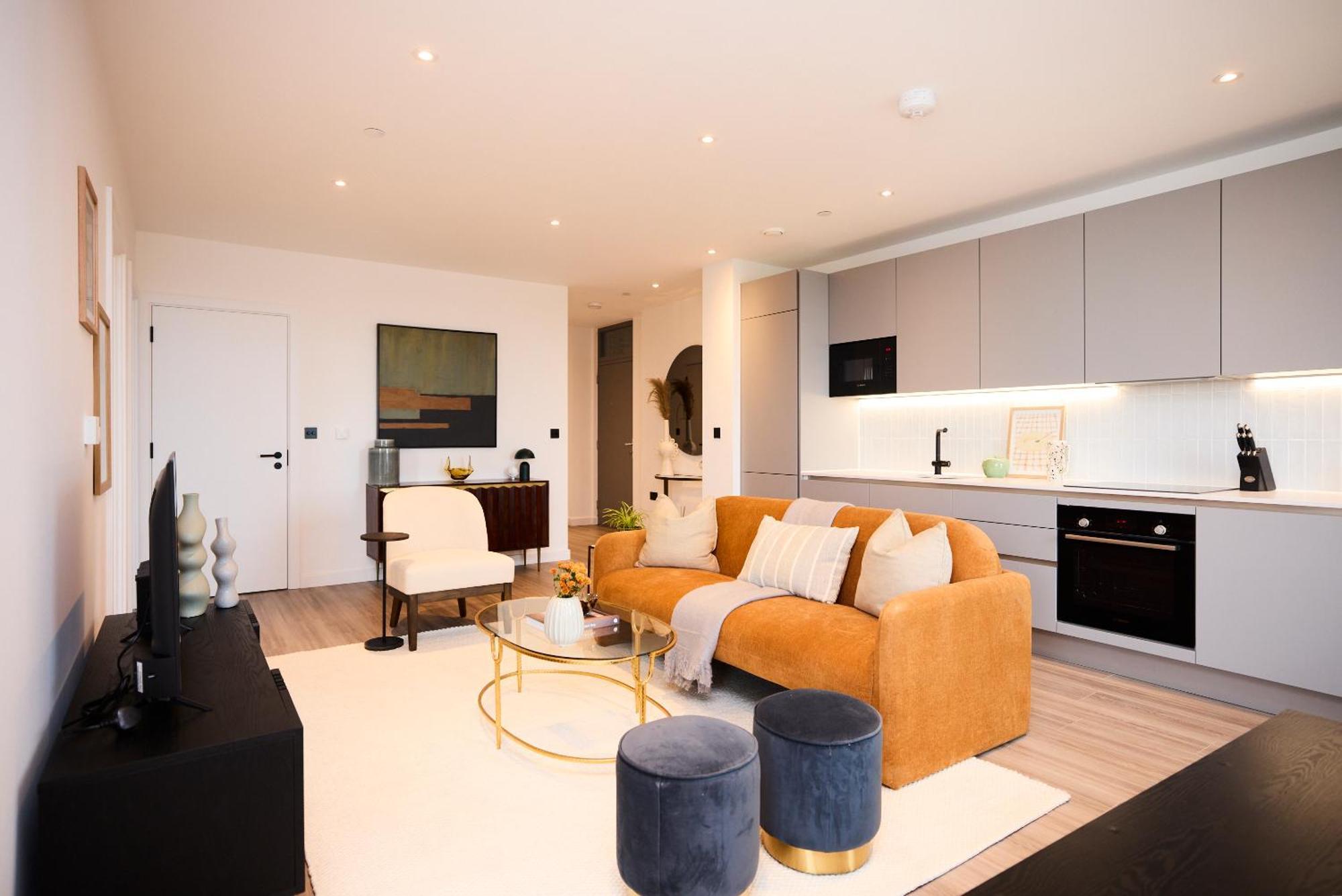 The Tottenham Classic - Charming 2bdr Flat With Balcony Apartment